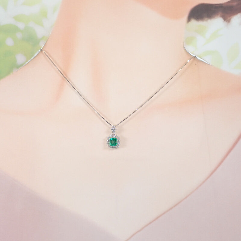 Designer Jewelry Pendant Necklace K18 White Gold Emerald Diamond Ladies
