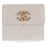 シャネル CHANEL 19フラップウォレット AP2809 三つ折り財布 ラムスキン ホワイト ゴールド金具 レディース【中古】【ABランク】