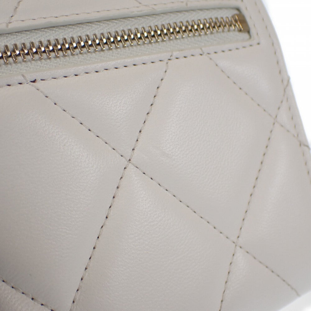 シャネル CHANEL 19フラップウォレット AP2809 三つ折り財布 ラムスキン ホワイト ゴールド金具 レディース【中古】【ABランク】