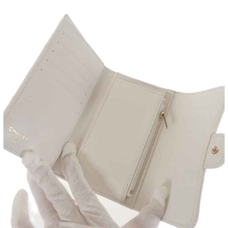 シャネル CHANEL ミディアム クラシックフラップ ウォレット AP0232_B33352_10601 二つ折り財布 キャビアスキン ホワイト ゴールド金具 レディース【中古】【Aランク】