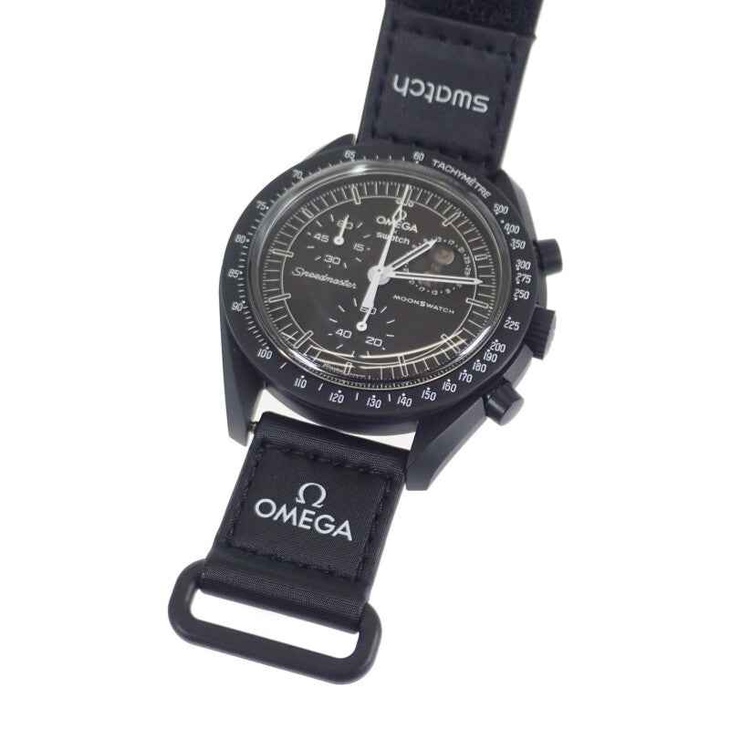 スウォッチ Swatch オメガ OMEGA スピードマスター ミッション トゥ ザ ムーンフェイズ SO33B700 腕時計 セラミック ナイロン ブラック クオーツ ブラック文字盤 メンズ【中古】【Sランク】