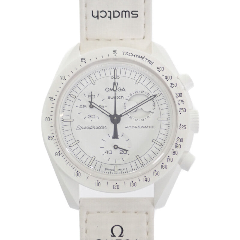 スウォッチ Swatch オメガ OMEGA ミッショントゥザムーンフェイズ スヌーピー SO33W700 腕時計 セラミック ナイロン ホワイト クオーツ ホワイト文字盤 メンズ【中古】【Aランク】
