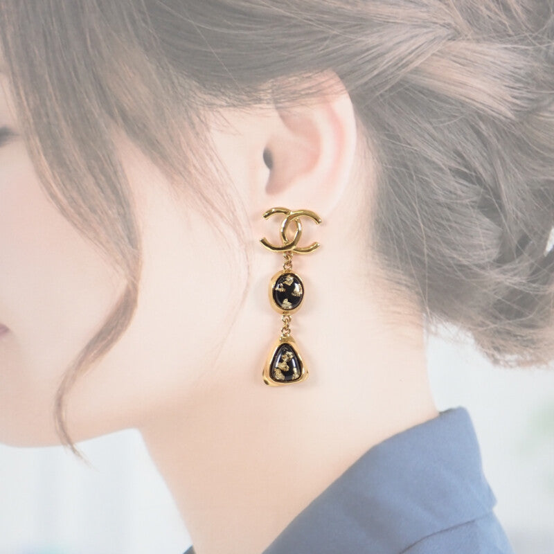 シャネル CHANEL ココマーク スウィング L23C刻印 ピアス メタル ゴールド ブラック ゴールド金具 レディース【中古】【Aランク】