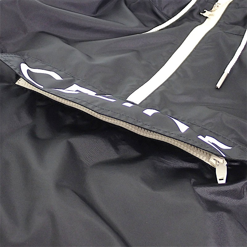 セリーヌ CELINE フロントロゴ アノラックパーカー 2W531495M.38NO マウンテンパーカー ナイロン ブラック 46 メンズ【中古】【ABランク】
