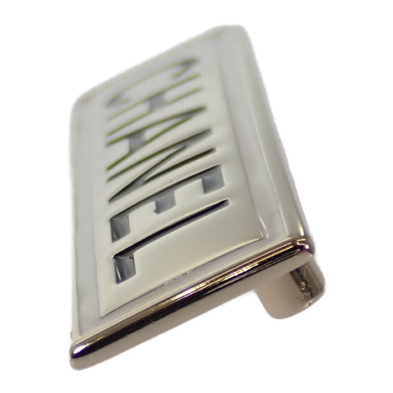 シャネル CHANEL ロゴプレート B21B刻印 ブローチ メタル ゴールド レディース メンズ【中古】【Aランク】