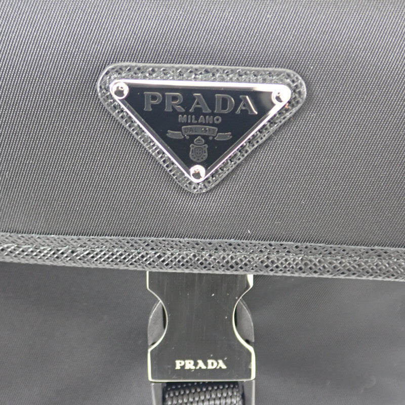 プラダ PRADA レザー スマートフォンケース 2ZH108_2DMH_F0002 ショルダーバッグ サフィアーノ ナイロン ブラック レディース メンズ【中古】【Aランク】