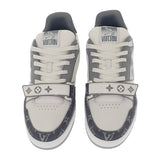 ルイヴィトン LOUIS VUITTON LVトレイナー 1ADF0V モノグラム スニーカー レザー グレー ホワイト メンズ ユニセックス【中古】【SAランク】