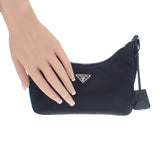 プラダ PRADA Re-Edition 2005 ショルダーバッグ ハンドバッグ 1BH204 2WAYバッグ ナイロン ブラック シルバー金具 レディース【中古】【ABランク】
