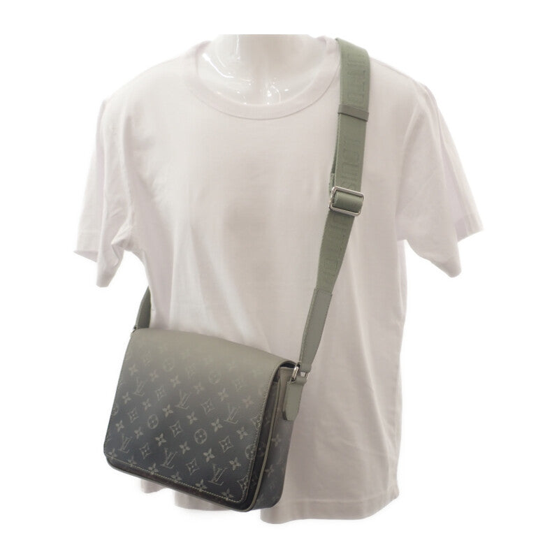 LV 路易威登 LOUIS VUITTON District PM NV3 M11593 肩背包 Monogram Gradient 漸層帆布 卡其色 男士【中古】【A級】
