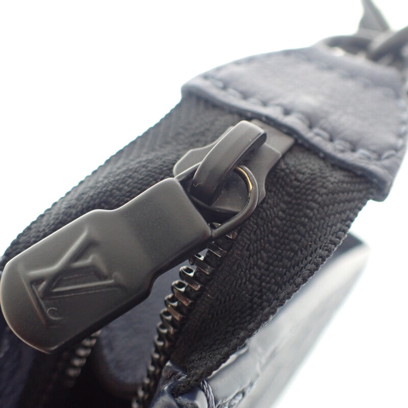 ルイヴィトン LOUIS VUITTON ガストン・ウェアラブルウォレット M83384 モノグラム その他バッグ レザー モノグラム・シャドウ ネイビー ブラック金具 メンズ【中古】【Aランク】