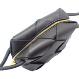 ボッテガヴェネタ BOTTEGA VENETA ミニ カセット カメラバッグ 701915 VCQC2 8425 ショルダーバッグ カーフ ブラック ゴールド金具 レディース メンズ【中古】【Aランク】