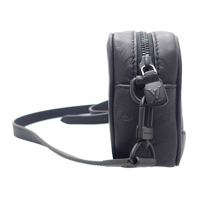 ルイヴィトン LOUIS VUITTON ウェアラブルウォレット M26737 ショルダーバッグ モノグラムシャドウ ブラック メンズ【中古】【Aランク】