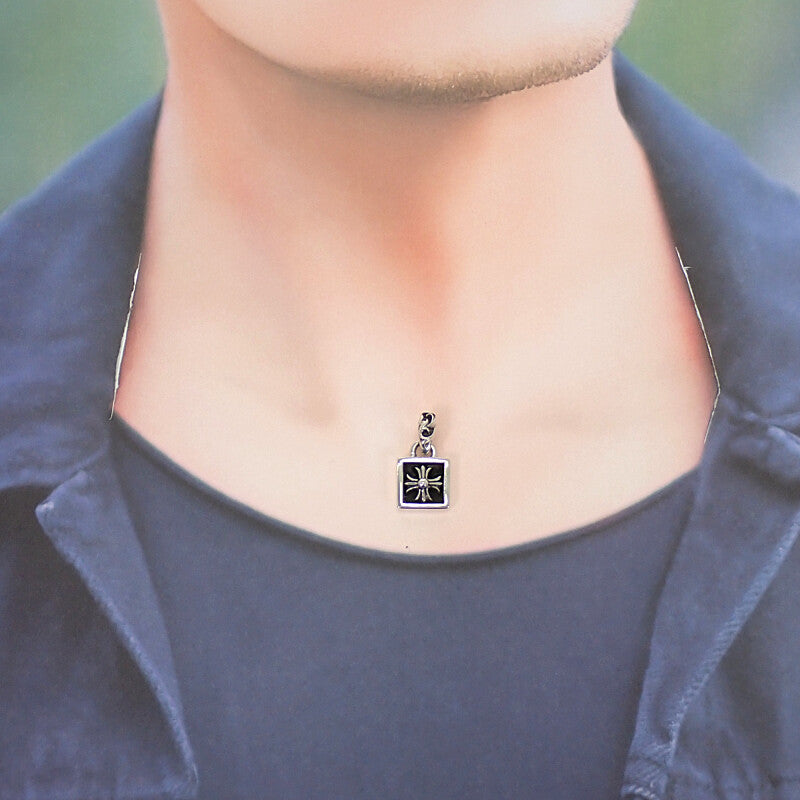 クロムハーツ CHROME HEARTS フレームド CHプラス チャーム 2352-304-1300-9100 ペンダントトップ シルバー925 シルバー メンズ ユニセックス【中古】【Aランク】