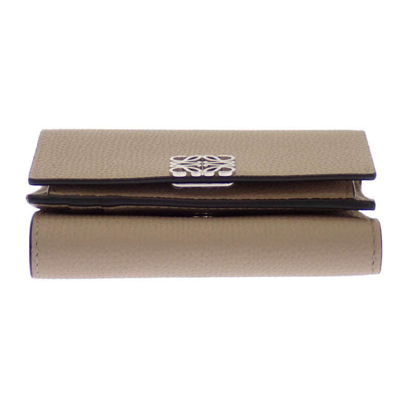 ロエベ LOEWE アナグラム トライフォールド コンパクトウォレット C821TR2X16 三つ折り財布 ペブルグレインカーフ サンド ベージュ系 シルバー金具 レディース【中古】【Aランク】