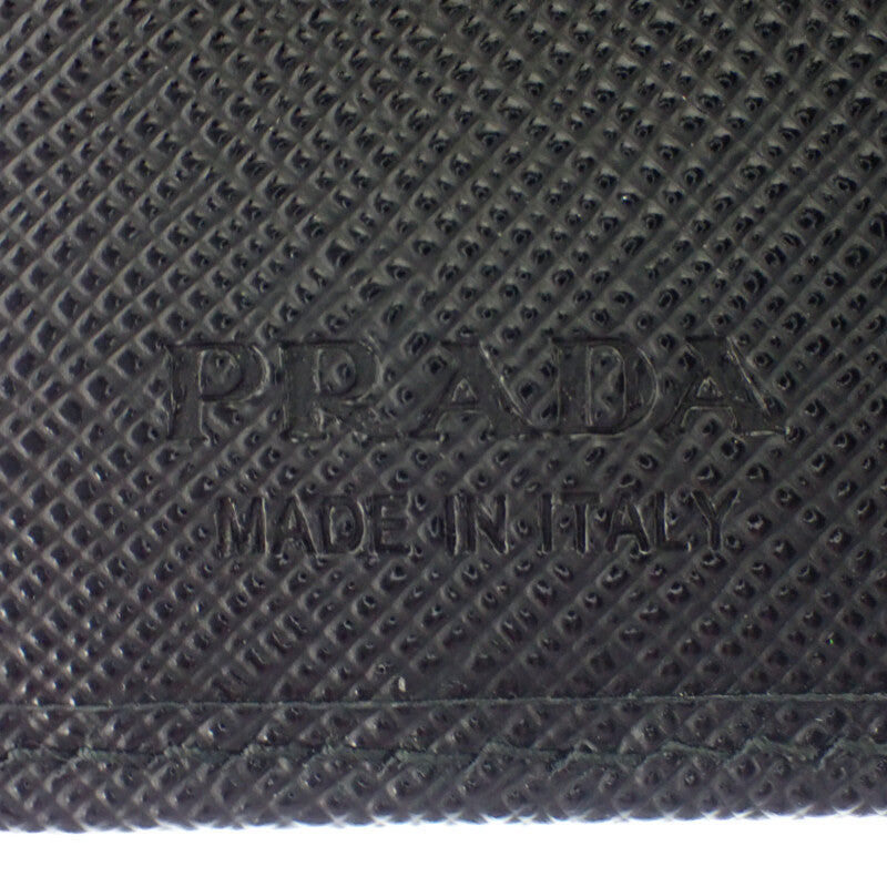 プラダ PRADA トライアングル 2MO008_QHH_F0002 二つ折り財布 サフィアーノ ブラック シルバー金具 メンズ レディース【中古】【Aランク】