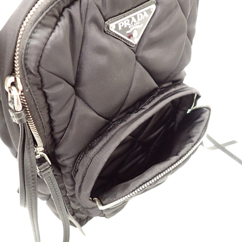 プラダ PRADA キルティング 1BZ052_2BYV_F0002 ボディバッグ ナイロン ブラック シルバー金具 メンズ レディース【中古】【Aランク】