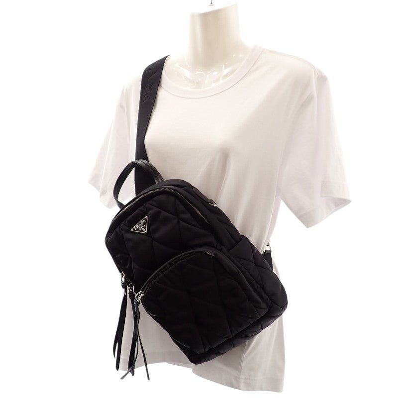 プラダ PRADA キルティング 1BZ052_2BYV_F0002 ボディバッグ ナイロン ブラック シルバー金具 メンズ レディース【中古】【Aランク】