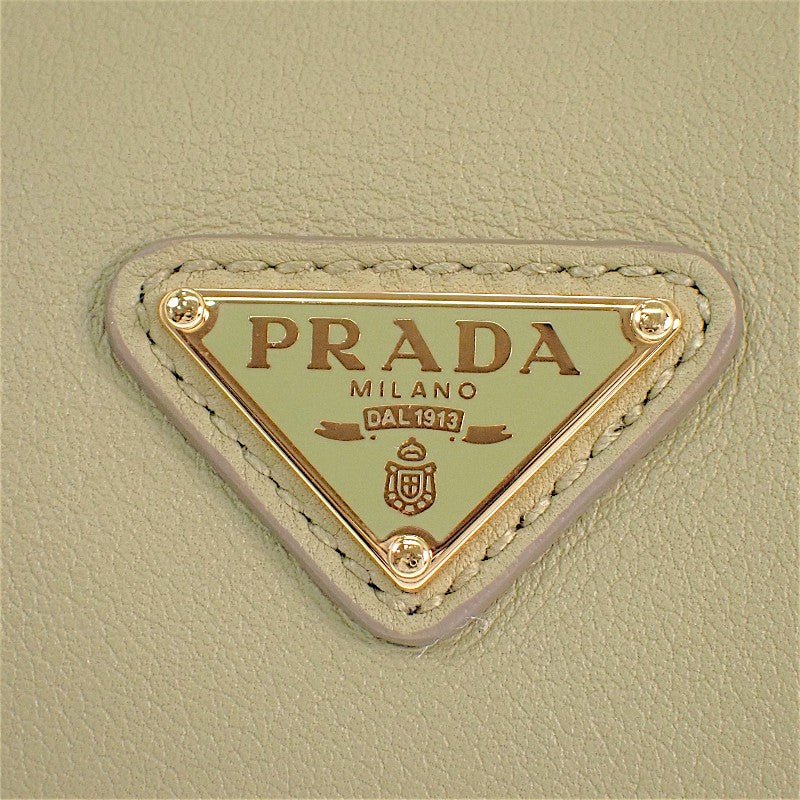 プラダ PRADA レザーポーチ 1BC239 ショルダーバッグ ハンドバッグ レザー グリーン カーキ ゴールド金具 レディース【中古】【Aランク】