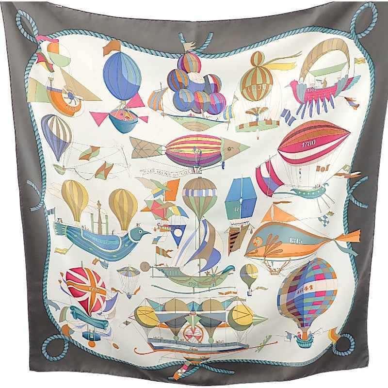 エルメス HERMES カレ90 Les Folies du Ciel スカーフ シルク グレー レディース【中古】【ABランク】