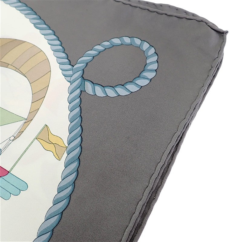 エルメス HERMES カレ90 Les Folies du Ciel スカーフ シルク グレー レディース【中古】【ABランク】