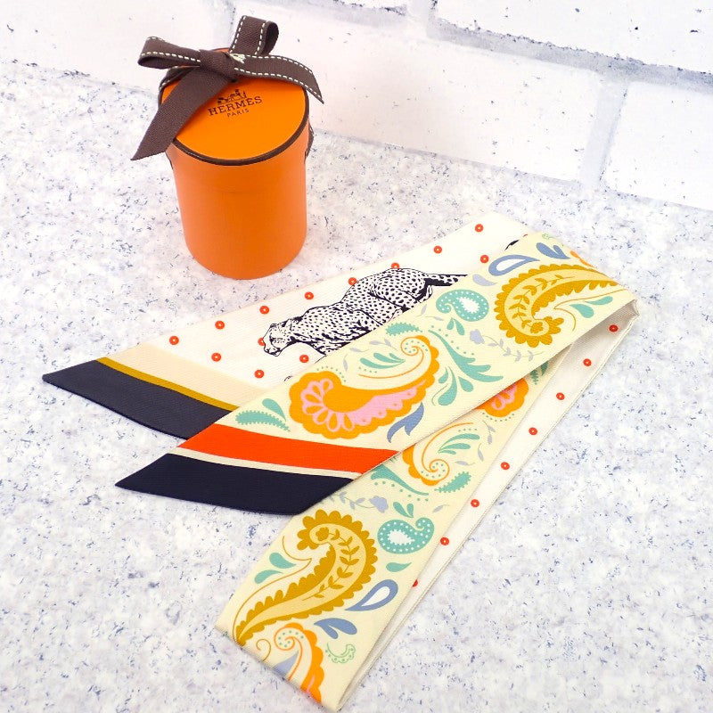 エルメス HERMES ツイリー GUEPARDS BANDANA H064179S_07 スカーフ シルク ジョーヌ・スフル×オレンジ×グリーン ホワイト レディース【中古】【Aランク】