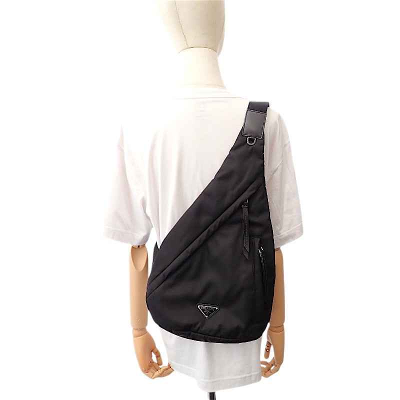 プラダ PRADA ワンショルダー バックパック 2VZ092_2DMG ボディバッグ ショルダーバッグ レザー Re-Nylon ブラック シルバー金具 メンズ【中古】【ABランク】