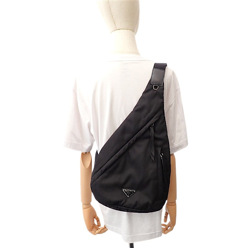 プラダ PRADA ワンショルダー バックパック 2VZ092_2DMG ボディバッグ ショルダーバッグ レザー Re-Nylon ブラック シルバー金具 メンズ【中古】【ABランク】