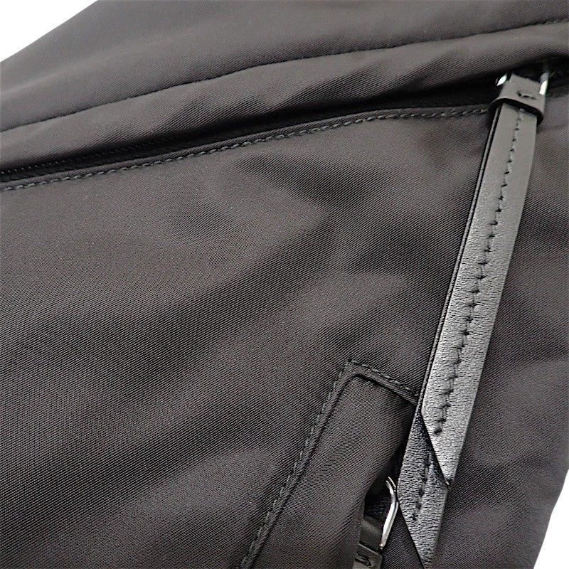 プラダ PRADA ワンショルダー バックパック 2VZ092_2DMG ボディバッグ ショルダーバッグ レザー Re-Nylon ブラック シルバー金具 メンズ【中古】【ABランク】