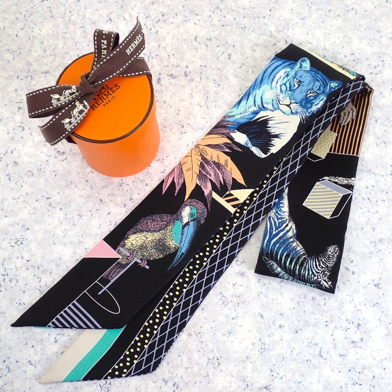 エルメス HERMES ツイリー グラン・テアトル・ヌーヴォー H063761S スカーフ シルク ブラック レディース【中古】【Aランク】