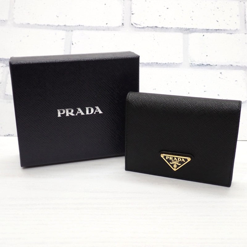 プラダ PRADA トライアングル 1MV204_QHH_F0002 二つ折り財布 サフィアーノ ブラック ゴールド金具 レディース【中古】【Aランク】