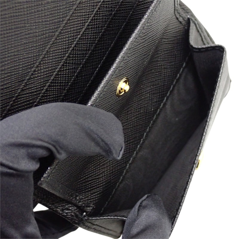 プラダ PRADA トライアングル 1MV204_QHH_F0002 二つ折り財布 サフィアーノ ブラック ゴールド金具 レディース【中古】【Aランク】