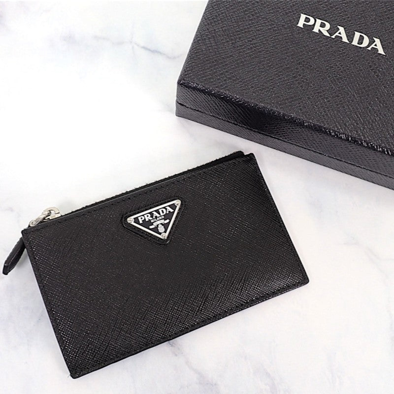 プラダ PRADA サフィアーノトライアングル 1MC086_QHH_F0632 カードケース サフィアーノ ブラック シルバー金具 レディース メンズ【中古】【ABランク】