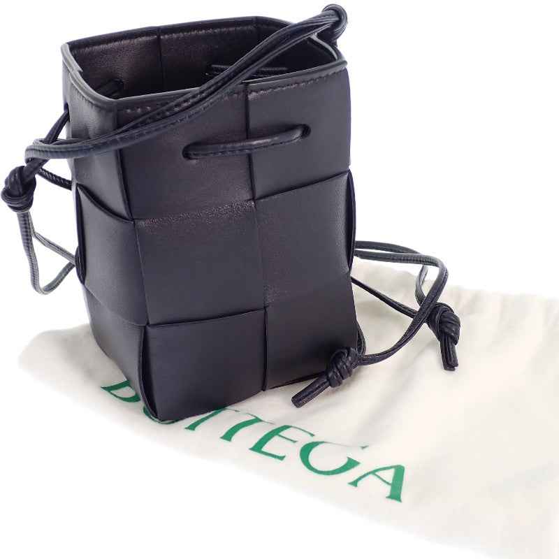 ボッテガヴェネタ BOTTEGA VENETA カセットミニ クロスボディバケット 680217VCQC48837 ショルダーバッグ ラムスキン イントレチャート ネイビー レディース【中古】【ABランク】