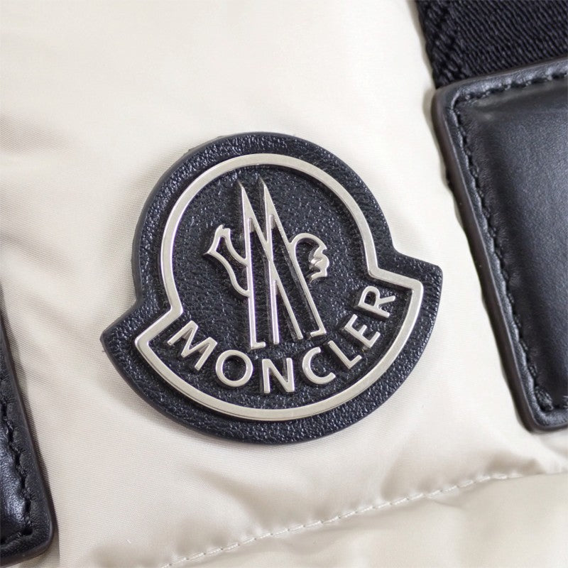 モンクレール MONCLER ミニキャラドック J20985L00014 M4422 2WAYバッグ 2WAYバッグ ナイロン レザー グレー レディース【中古】【Aランク】