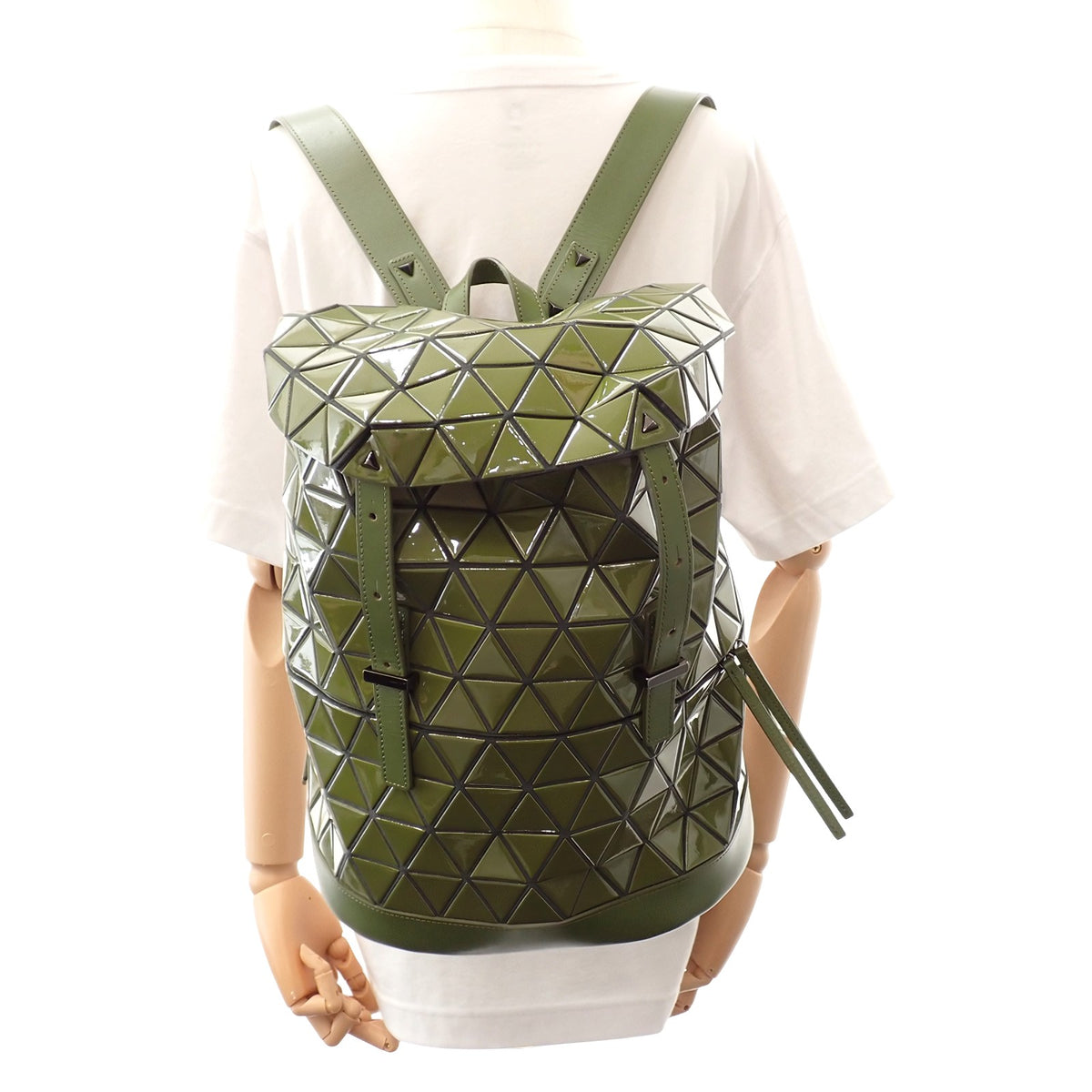 イッセイミヤケ ISSEY MIYAKE バオバオ バックパック BB61-AG321-65 リュック・デイパック ポリエステル ナイロン カーキ メンズ レディース【中古】【Aランク】