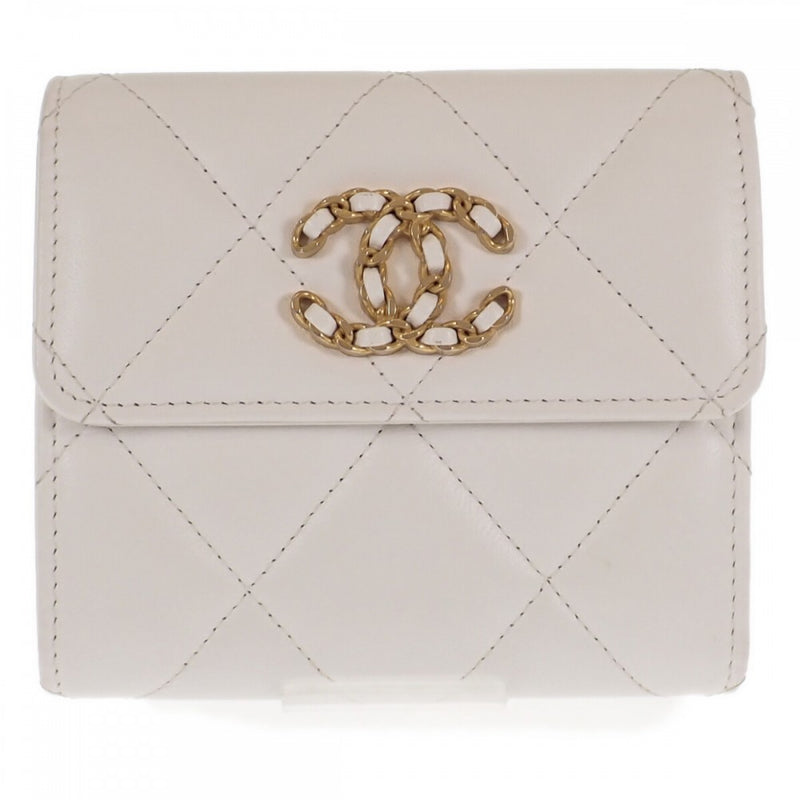 シャネル CHANEL 19フラップウォレット AP2809 三つ折り財布 ラムスキン ホワイト ゴールド金具 レディース【中古】【ABランク】