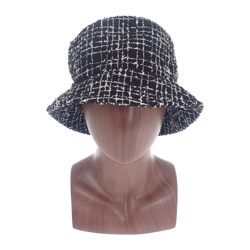 CHANEL ハット Leather hat Chanel Black size One size International in Leather