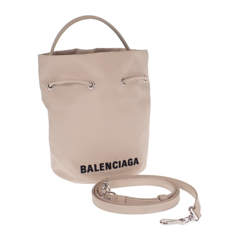 【Aランク】バレンシアガ BALENCIAGA バケットバッグ WHEEL XS 656682_H854N_9660 2WAYバッグ ハンドバッグ ナイロン ベージュ ドローストリング レディース 【ISEYA】