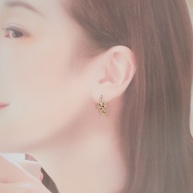 ヨンドシー 4℃ リーフ モチーフ ピアス K18イエローゴールド