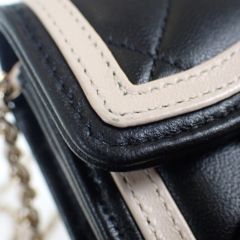 シャネル CHANEL ミニ マトラッセチェーン クラッチ AP3560 ショルダーバッグ ラムスキン ブラック ベージュ ゴールド金具 レディース【中古】【Aランク】