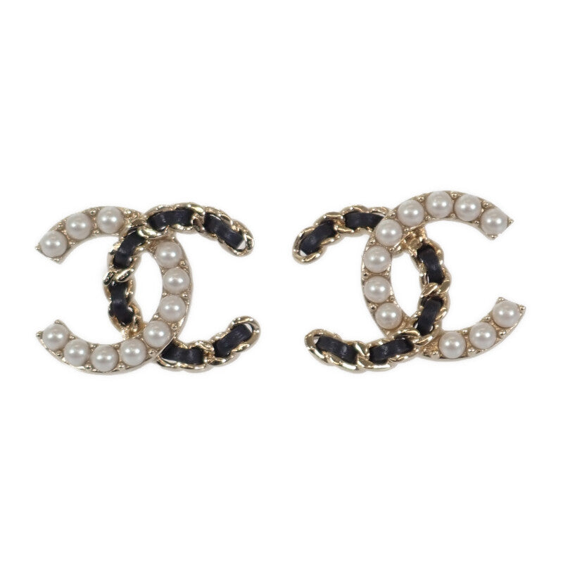 【中古】シャネル CHANEL ココマーク チェーンピアス AB8703 ピアス メタル レザー フェイクパール ブラック ホワイト B22B刻印 ゴールド金具 レディース【Aランク】