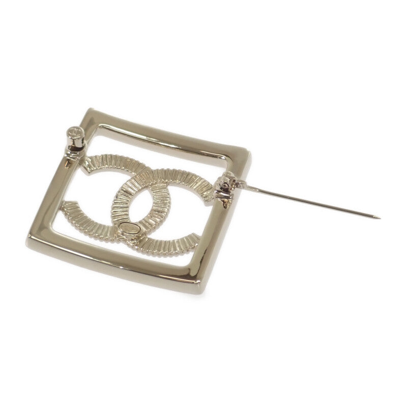 シャネル CHANEL CCスクエア A23P刻印 ブローチ メタル クリスタル