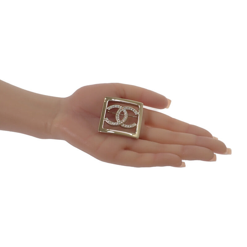 シャネル CHANEL CCスクエア A23P刻印 ブローチ メタル クリスタル