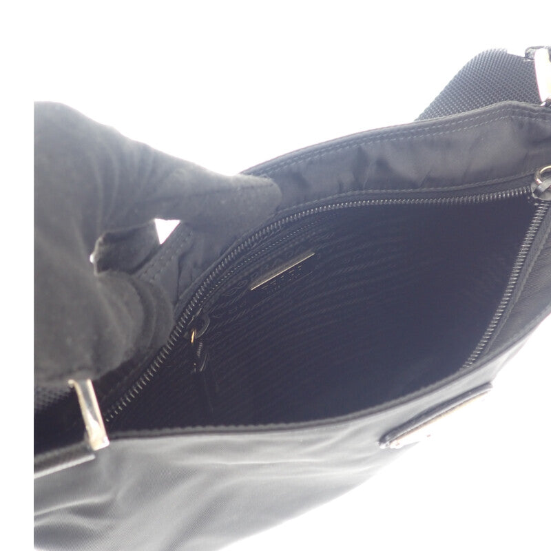 プラダ PRADA トライアングルロゴ VA0053 ショルダーバッグ ナイロン ブラック シルバー金具 メンズ レディース【中古】【Aランク】