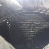プラダ PRADA トライアングルロゴ VA0053 ショルダーバッグ ナイロン ブラック シルバー金具 メンズ レディース【中古】【Aランク】