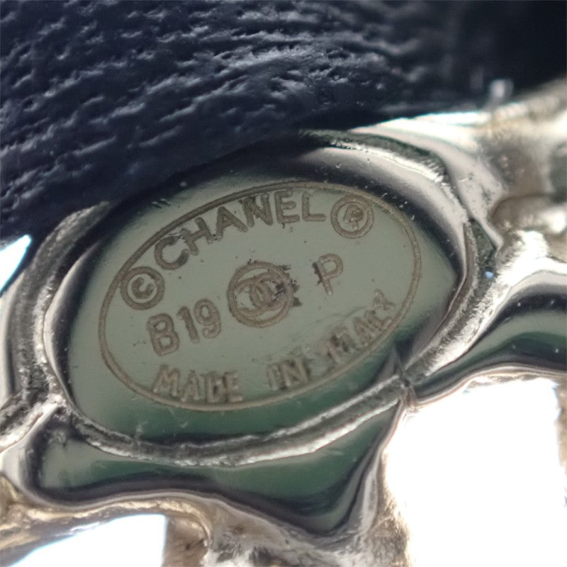 シャネル CHANEL CCロゴチェーン B19P ブローチ メタル レザー ゴールド ブラック レディース【中古】【ABランク】