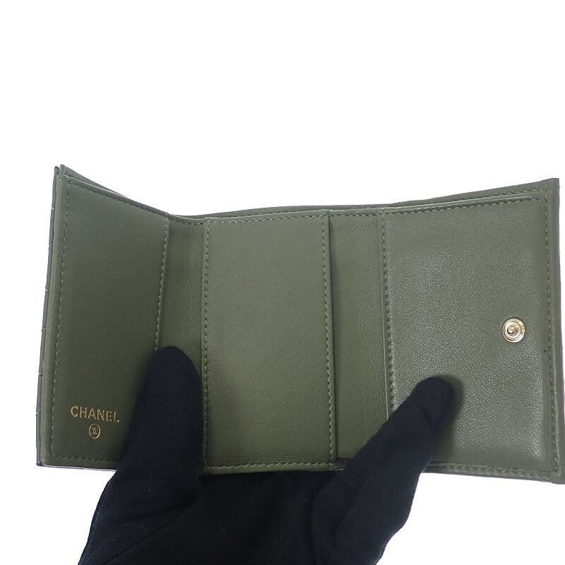 シャネル CHANEL スモールフラップウォレット AP0230-Y04059-NZG82 三つ折り財布 ラムスキン カーキ ゴールド金具 レディース【中古】【Aランク】