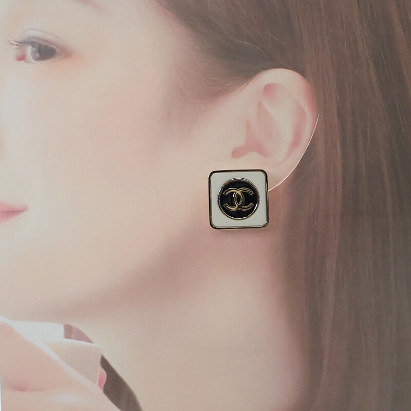 シャネル CHANEL CCスクエア ココマーク 上品 AB9777 ピアス メタル ゴールド レディース【中古】【Aランク】