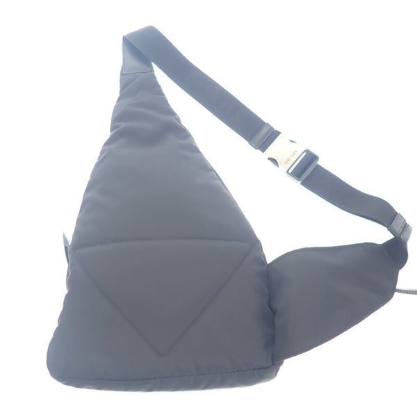 プラダ PRADA ワンショルダー バックパック 2VZ092_2DMG_F0002 ボディバッグ ショルダーバッグ レザー Re-Nylon ブラック シルバー金具 メンズ【中古】【Aランク】