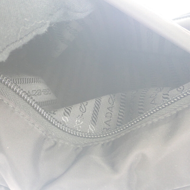 プラダ PRADA ワンショルダー バックパック 2VZ092_2DMG_F0002 ボディバッグ ショルダーバッグ レザー Re-Nylon ブラック シルバー金具 メンズ【中古】【Aランク】